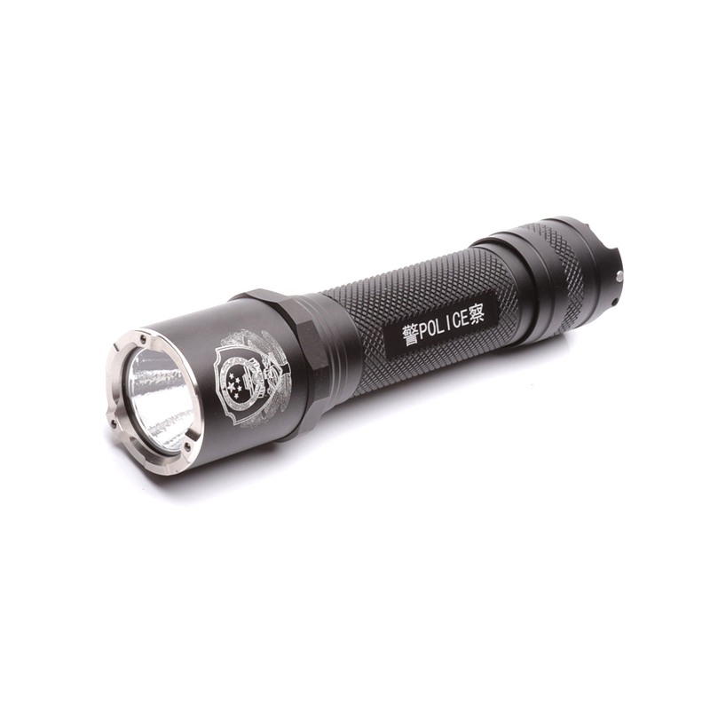 戰（zhàn）術型警用強光手電